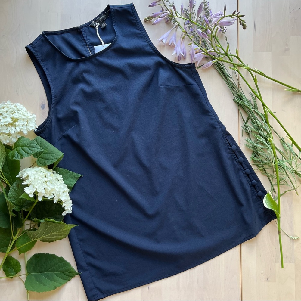 ⭐️ 2/$15 ⭐️ Banana Republic Sleeveless Blouse